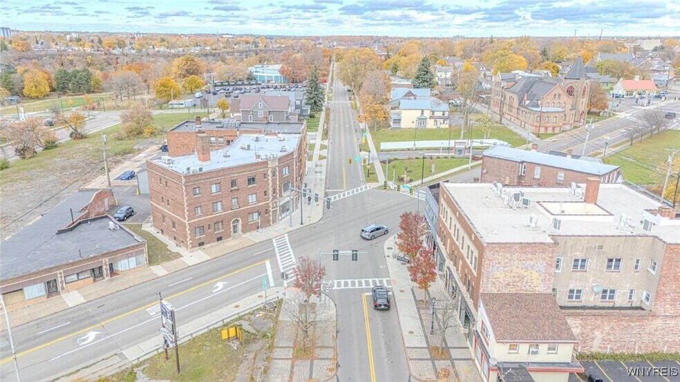 More Photos Of 524 Main St, Niagara Falls Industrial For Lease