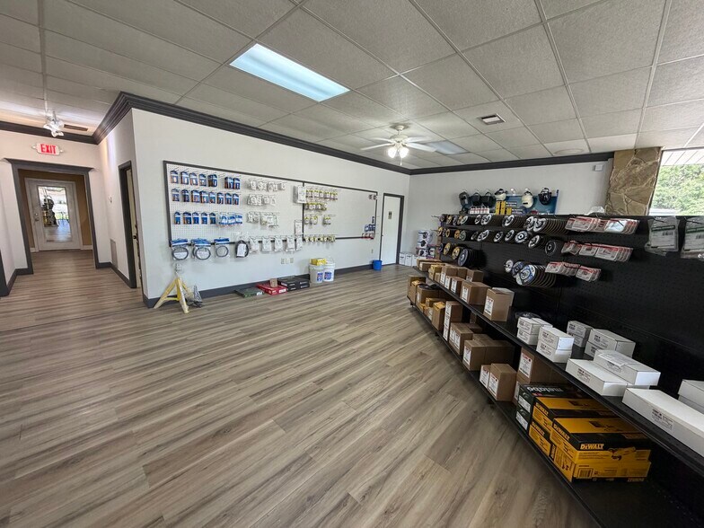 More Photos Of 431 Racetrack Rd Nw, Fort Walton Beach Flex For Sale