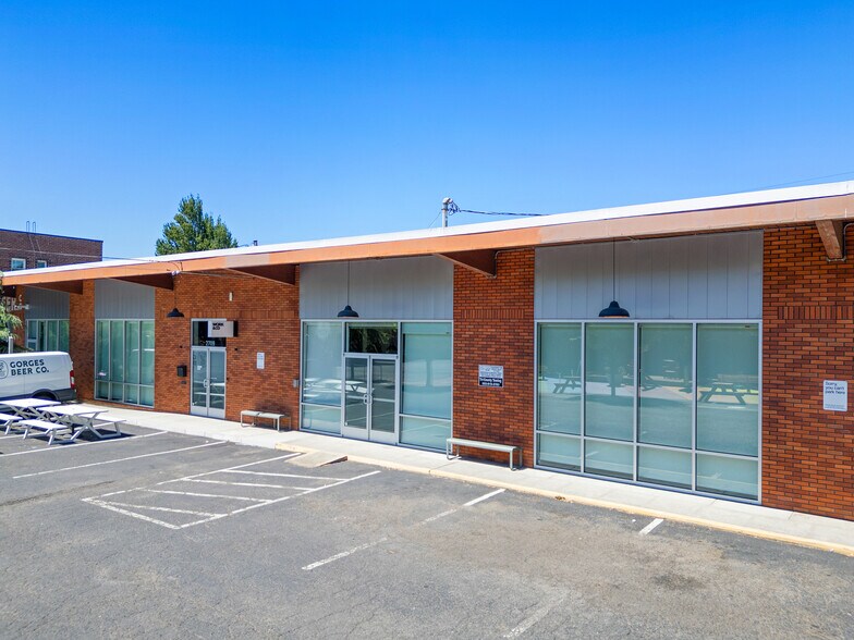 Primary Photo Of 2705-2717 SE Ankeny St, Portland Loft Creative Space For Lease