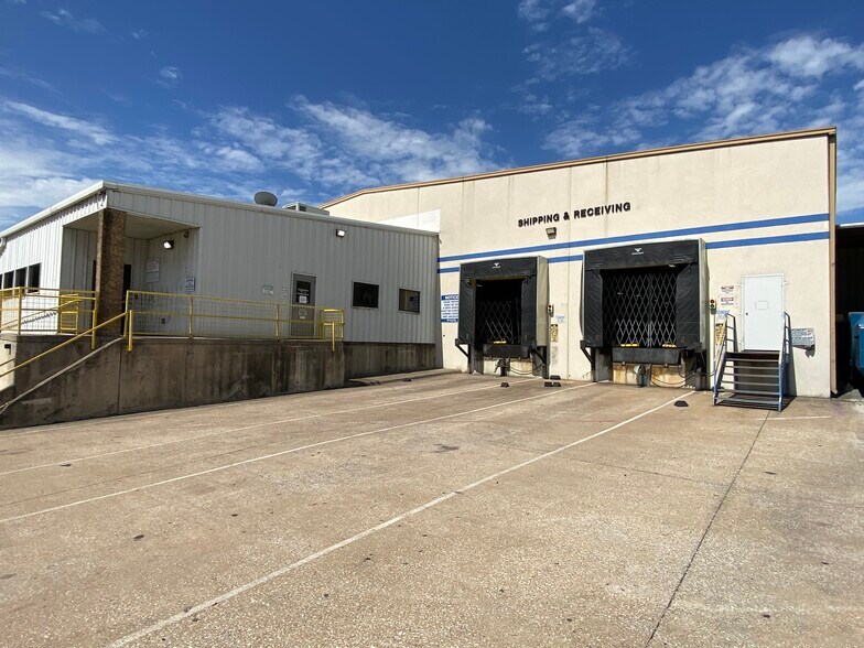 More Photos Of 695 Tower Dr, Kennedale Distribution For Lease