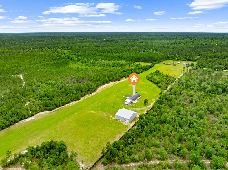 Primary Photo Of 22303 Longleaf Rd NW, Fountain Airport For Sale