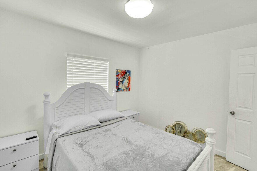 More Photos Of 41 William Rd, West Park Freestanding For Sale