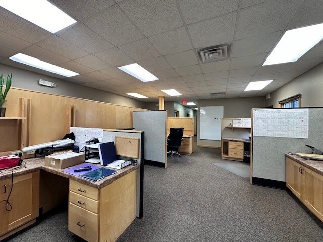 More Photos Of 7 Tiff Ave, Neillsville Office For Sale