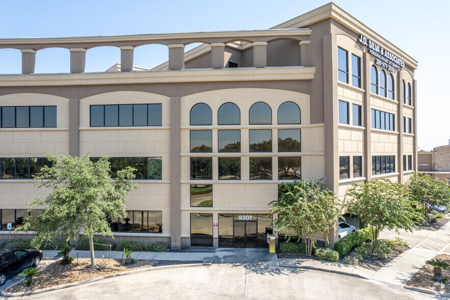 More Photos Of 9307 Broadway St, Pearland Office For Lease
