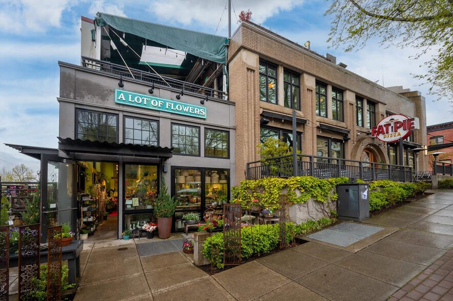 More Photos Of 1011 Harris Ave, Bellingham Restaurant For Sale