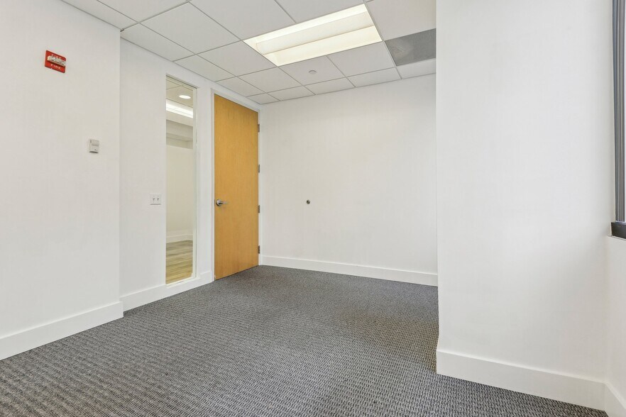 More Photos Of 1200 Brickell Ave, Miami Office For Sale