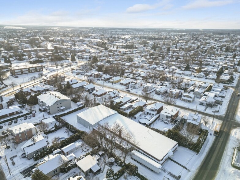 More Photos Of 384 Rue Cabana, Granby Warehouse For Sale
