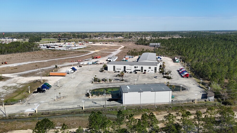 More Photos Of 9140 Canal Rd, Gulfport Light Distribution For Sale