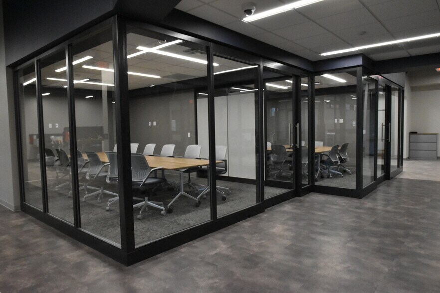 More Photos Of 3825 Electric Rd, Roanoke Storefront Retail Office For Lease