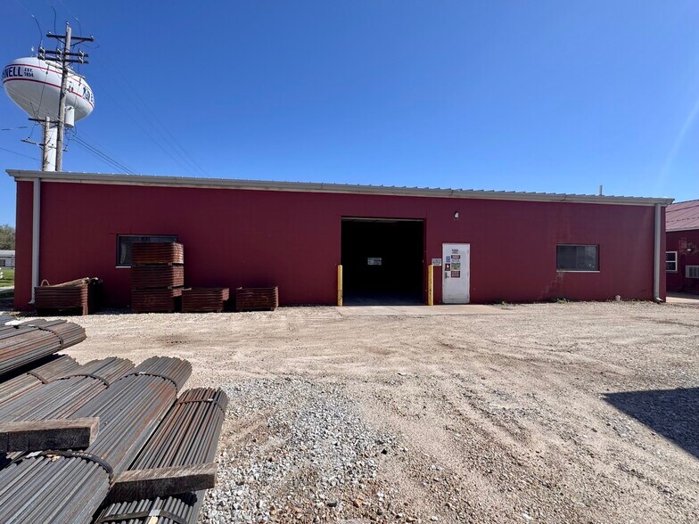 More Photos Of 205 W Main St, Bushnell Industrial For Sale