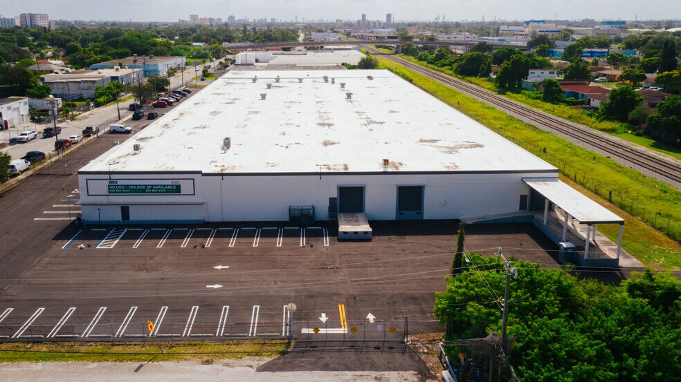 More Photos Of 1300-1350 NW 74th St, Miami Warehouse For Lease