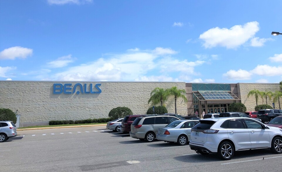 More Photos Of 1441 Tamiami Trl, Port Charlotte Department Store For Sale