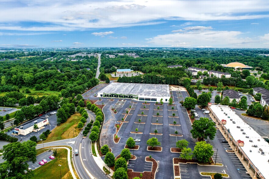 More Photos Of 801 E Arrowood Rd, Charlotte Office For Lease