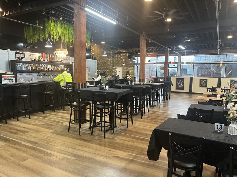 More Photos Of 155 N 5th St, Columbus Restaurant For Lease