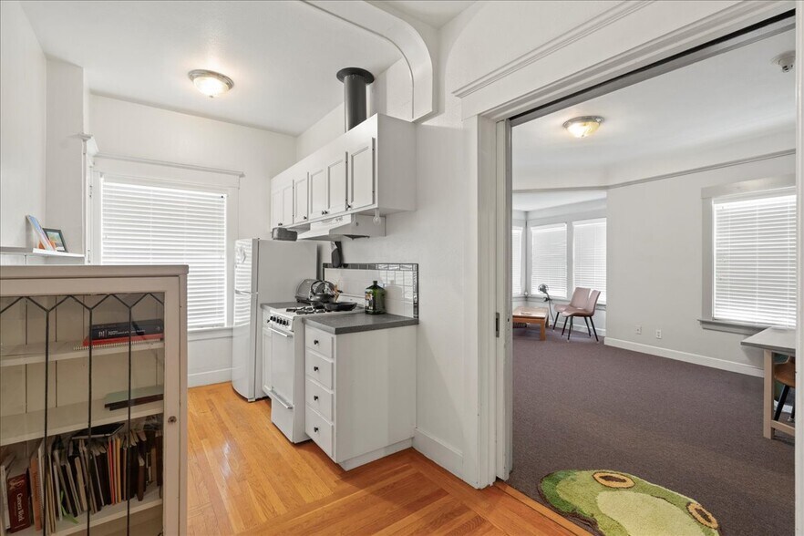 More Photos Of 903 Main St, Redwood City Storefront Retail Office For Sale