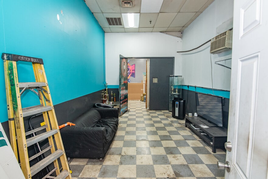 More Photos Of 4128 Hayward Ave, Baltimore Warehouse For Sale