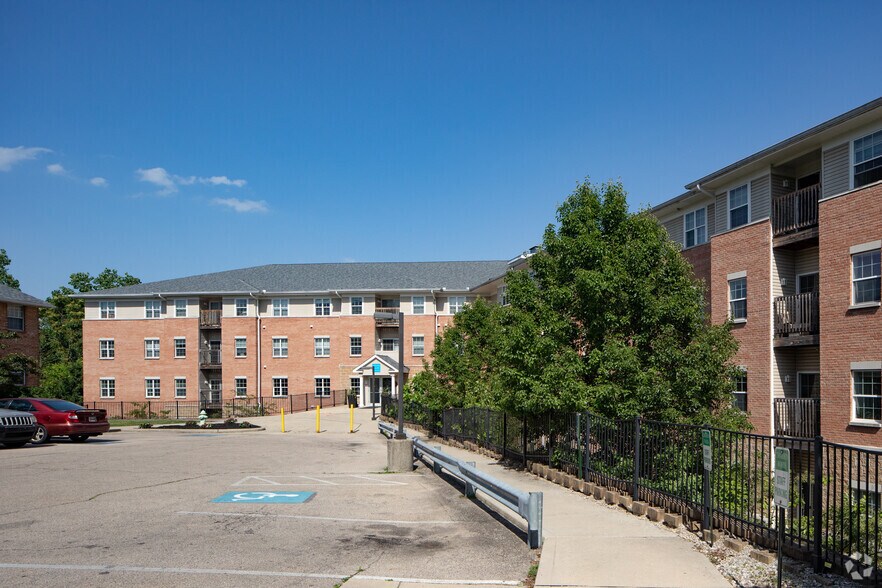 More Photos Of 1300 Cimarron Cir, Fairborn Apartments For Sale