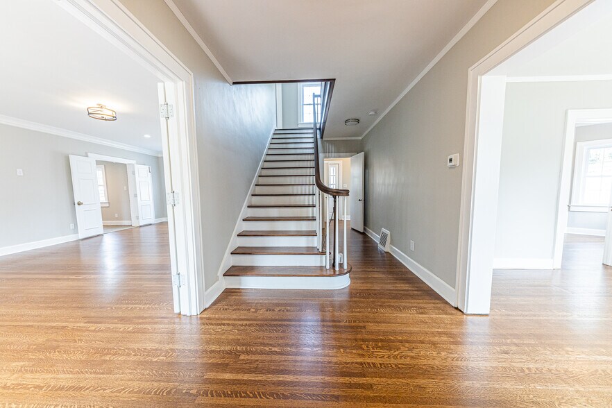 More Photos Of 3656 N Washington Blvd, Indianapolis Office Residential For Sale