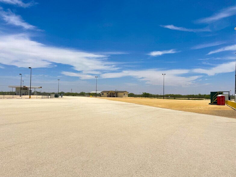 More Photos Of 2625 Co 180 rd, Garden City Manufacturing For Sale