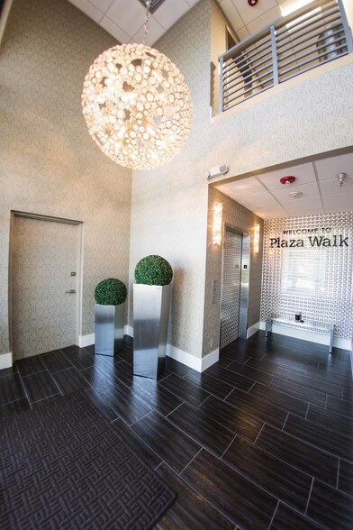 More Photos Of 2500 Tamiami Trl N, Naples Storefront For Lease