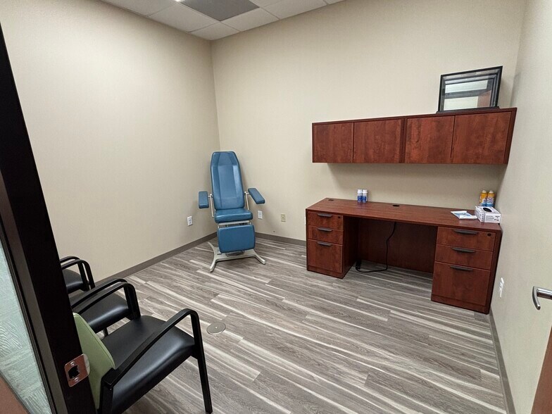 Primary Photo Of 2569-2571 Homeview Dr, Richmond Medical For Lease