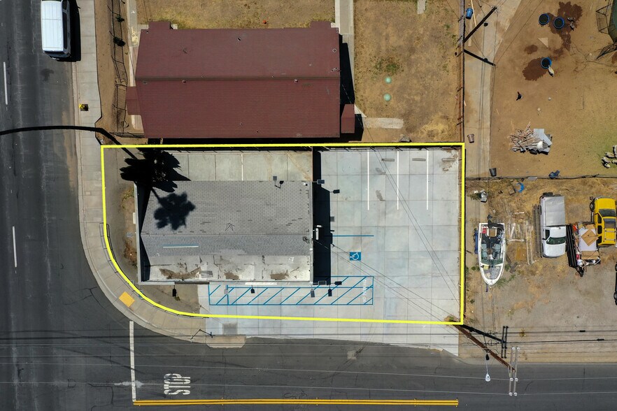 More Photos Of 451 Iowa Ave, Riverside Convenience Store For Sale