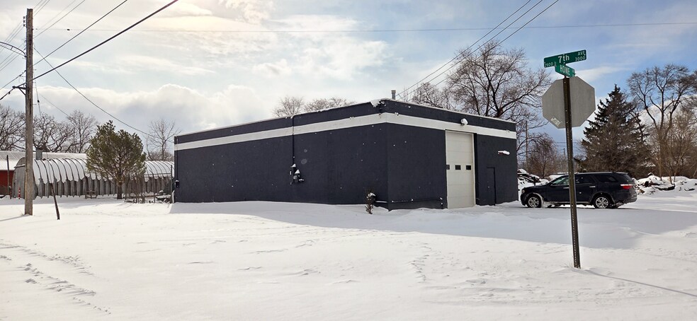 Primary Photo Of 816 E Howe Ave, Lansing Warehouse For Sale