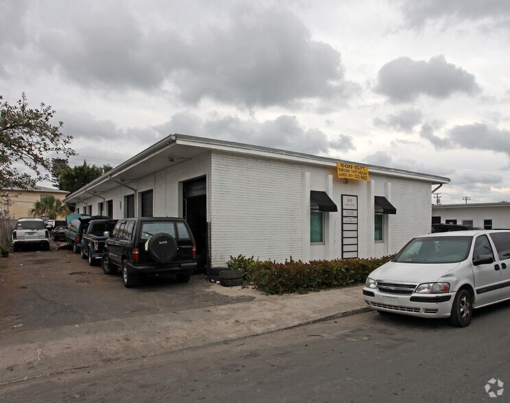 More Photos Of 610 N G St, Lake Worth Unknown For Lease