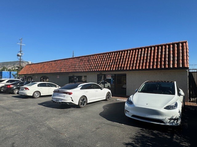 More Photos Of 13920 Foothill Blvd, Sylmar Storefront Retail Office For Lease