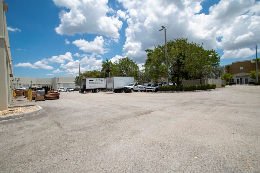 More Photos Of 1835 NW 112th Ave, Miami Warehouse For Lease