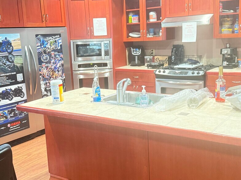 More Photos Of 3031 Gs Center Rd, Wenatchee General Retail For Sale