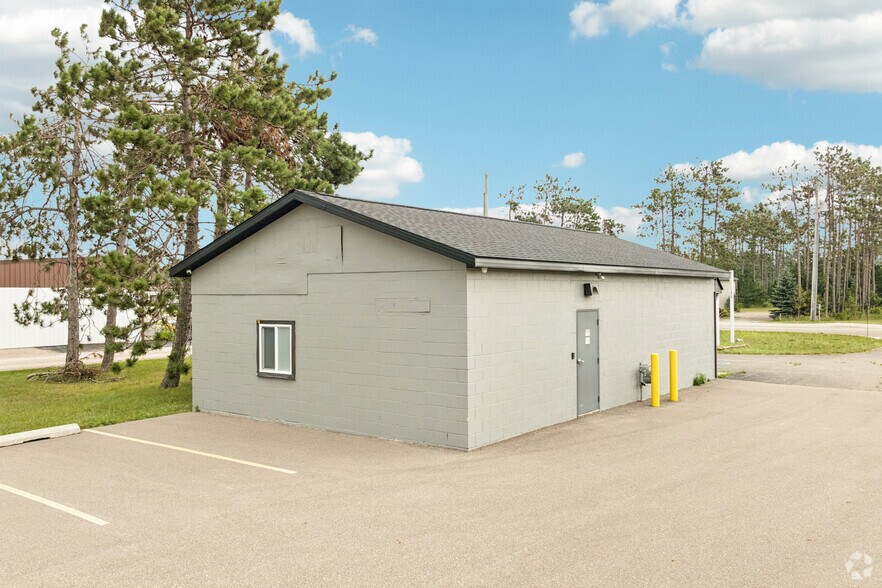 More Photos Of 1848 Dickerson Rd, Gaylord General Retail For Sale
