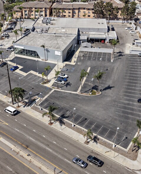 More Photos Of 1919 N Lakewood Blvd, Long Beach Auto Dealership For Sale