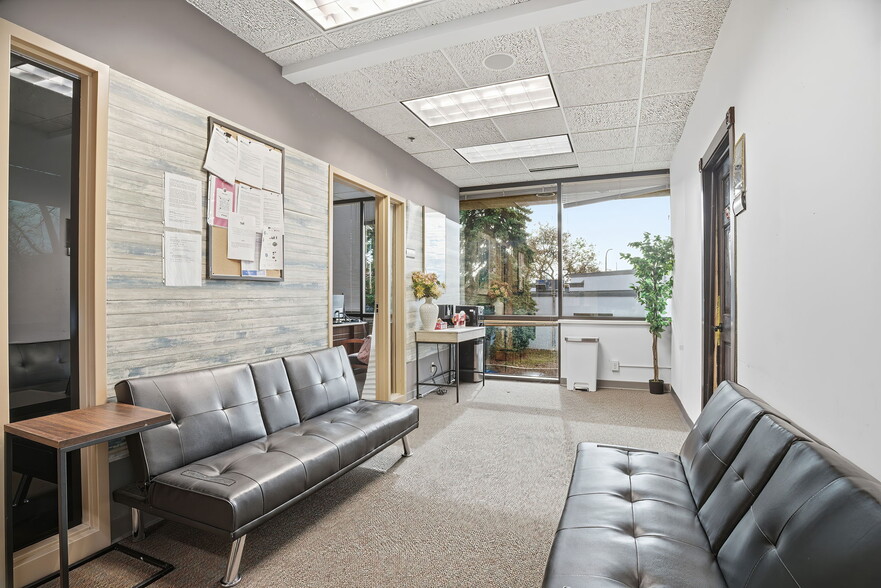 More Photos Of 941 Hillwind Rd NE, Minneapolis Medical For Sale