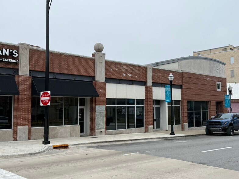 More Photos Of 333 S Jefferson St, Springfield Office For Lease