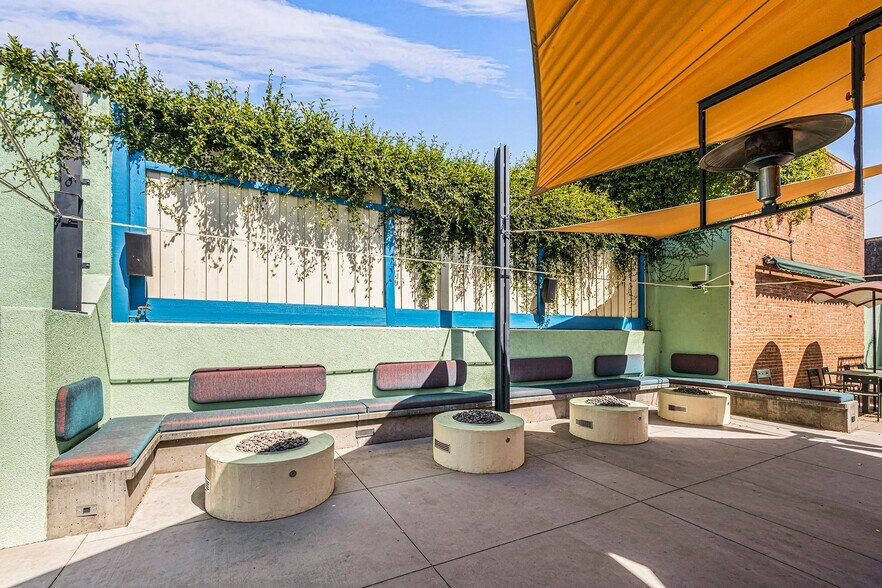 More Photos Of 229 Broadway St, Chico Bar For Sale