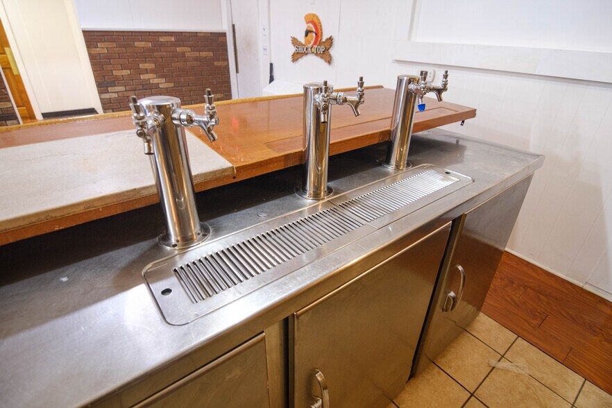 More Photos Of 8-10 E Hoosac St, Adams Restaurant For Sale