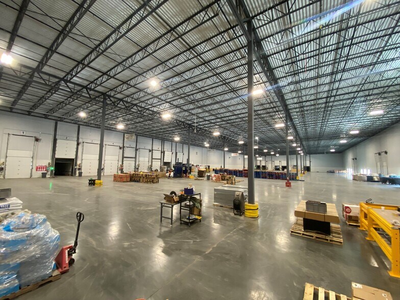 More Photos Of 902 S Delphine Ave, Waynesboro Industrial For Lease