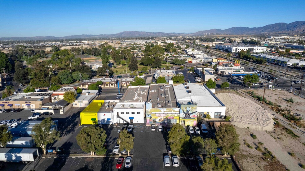 More Photos Of 8124-8144 Sunland Blvd, Sun Valley Freestanding For Lease