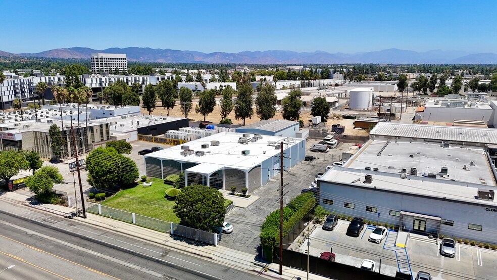 More Photos Of 9016 Winnetka Ave, Northridge Manufacturing For Sale