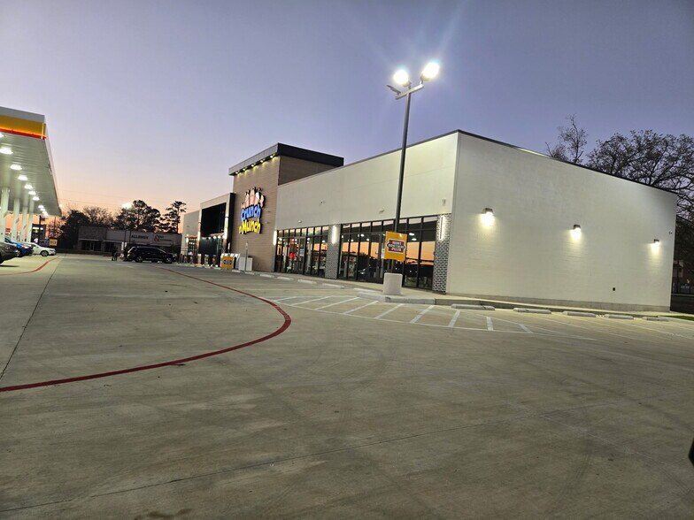 More Photos Of 18184 Tx-105, Montgomery Storefront For Lease