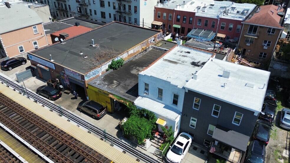 More Photos Of 3431 31st St, Astoria General Retail For Sale