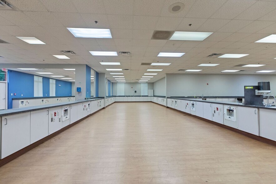 More Photos Of 1922 K M Wicker Memorial Dr, Sanford Medical For Lease