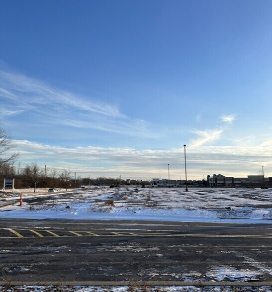 More Photos Of 525 Marketplace Dr, Henrietta Movie Theatre For Sale