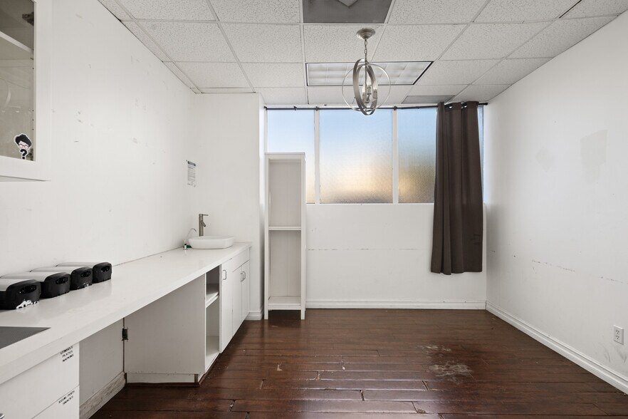 More Photos Of 6221 Wilshire Blvd, Los Angeles Medical For Lease