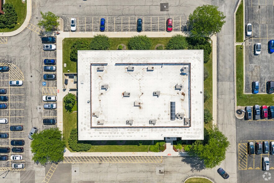 More Photos Of 1749 S Naperville Rd, Wheaton Office For Lease