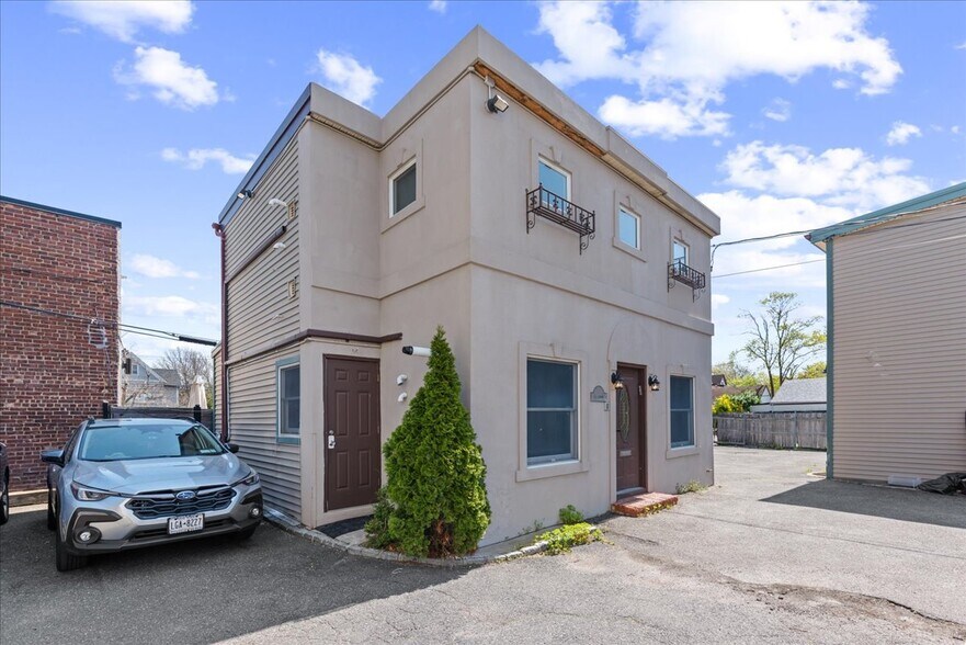 More Photos Of 70 Carman Ave, Cedarhurst Office For Lease