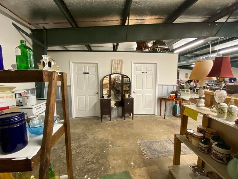 More Photos Of 1411 MS-15, Ellisville Flex For Sale