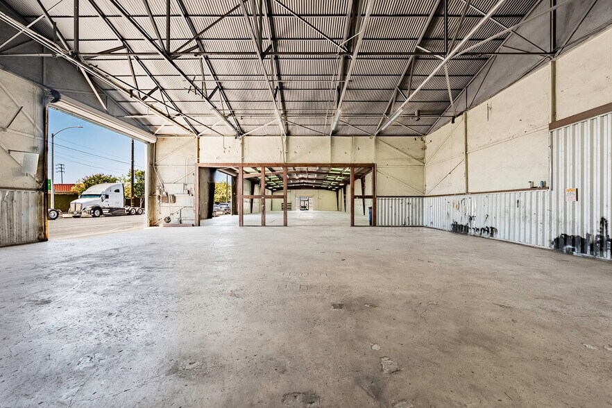 More Photos Of 2165 W Cowles St, Long Beach Service For Lease