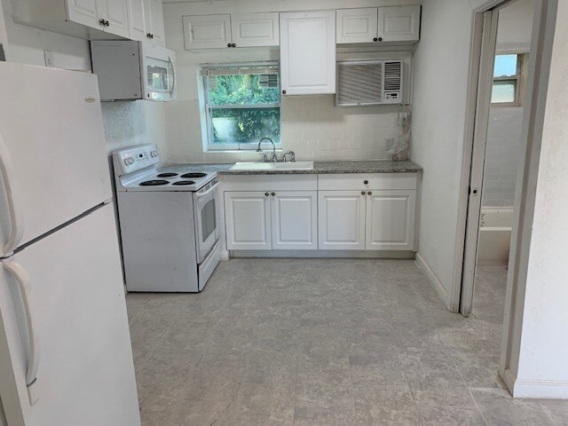 More Photos Of 1189 N Tamiami Trl, North Fort Myers Apartments For Sale